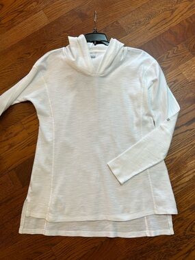 Columbia White Lightweight Hooded Long Sleeve Top new without tags
